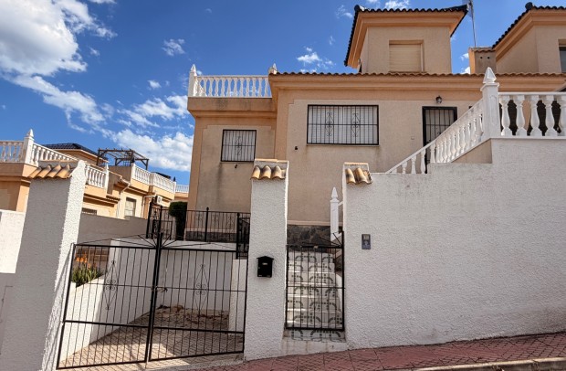 Resale - Townhouse - Ciudad Quesada