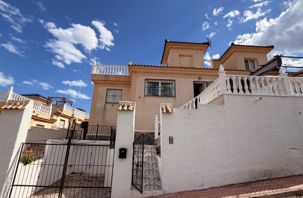 Resale - Townhouse - Ciudad Quesada