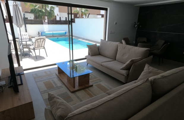 Revente - Villa Detached - Algorfa - La Finca Golf Resort