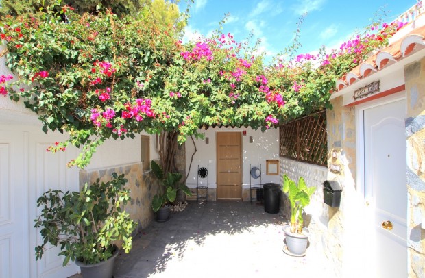 Reventa - Villa Detached - La Zenia