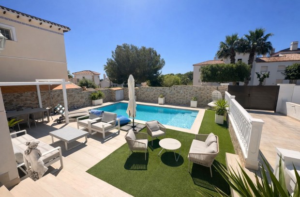 Resale - Villa Detached - Los Dolses