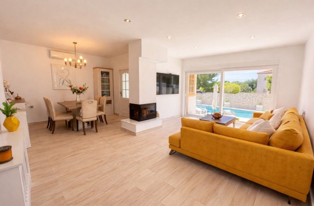 Resale - Villa Detached - Los Dolses