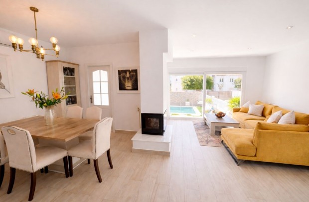Resale - Villa Detached - Los Dolses