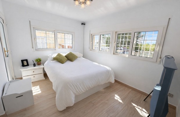 Resale - Villa Detached - Los Dolses