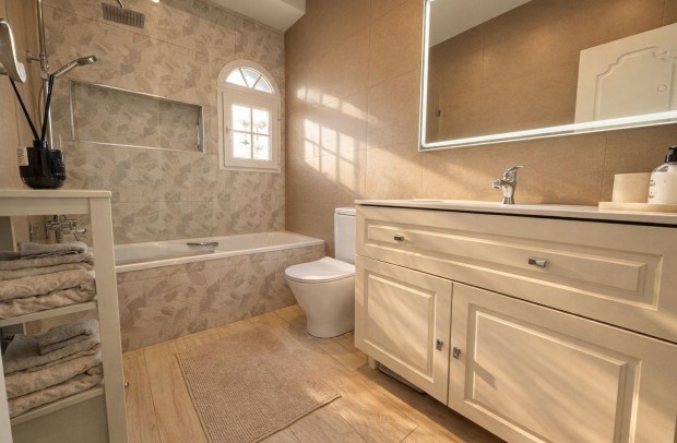 Resale - Villa Detached - Los Dolses