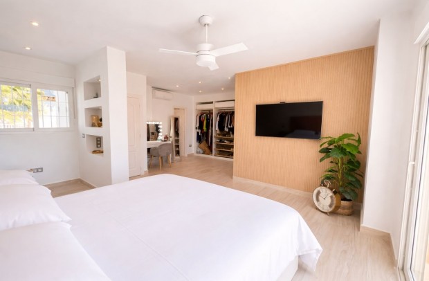 Resale - Villa Detached - Los Dolses