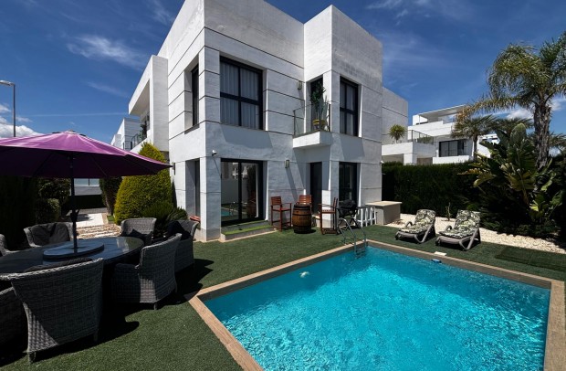 Revente - Villa Detached - Ciudad Quesada