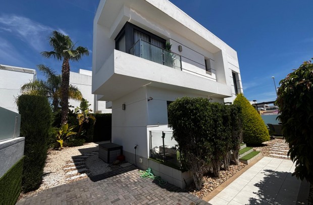 Revente - Villa Detached - Ciudad Quesada