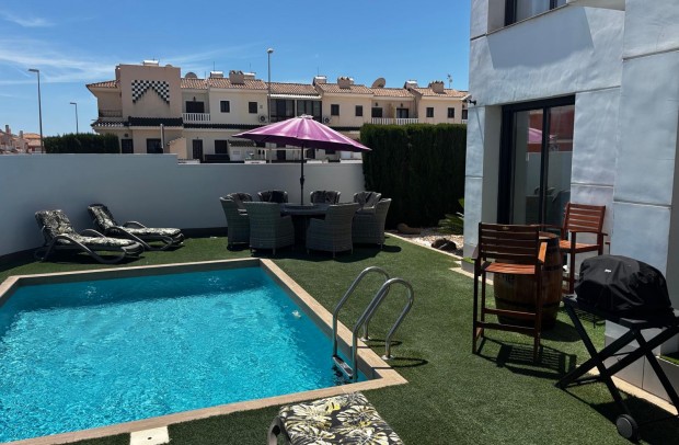 Revente - Villa Detached - Ciudad Quesada
