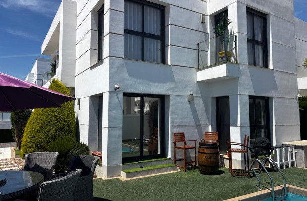 Revente - Villa Detached - Ciudad Quesada