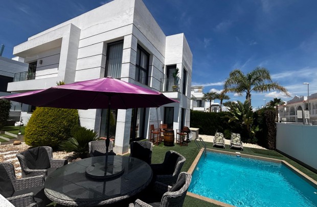Revente - Villa Detached - Ciudad Quesada