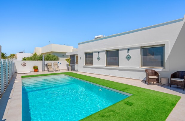 Revente - Villa Detached - La Marina