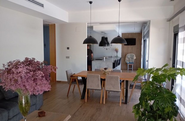 Resale - Villa Detached - Daya Nueva