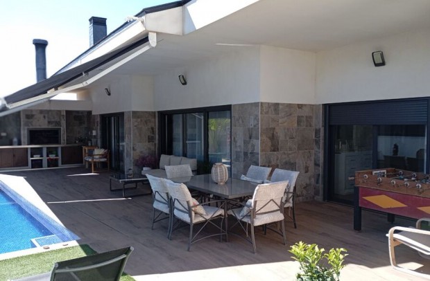Resale - Villa Detached - Daya Nueva