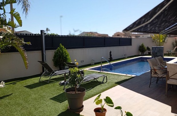 Resale - Villa Detached - Daya Nueva