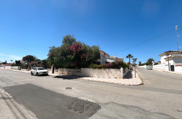 Resale - Villa Detached - Ciudad Quesada