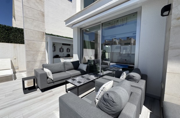 Resale - Villa Detached - Lomas De Cabo Roig