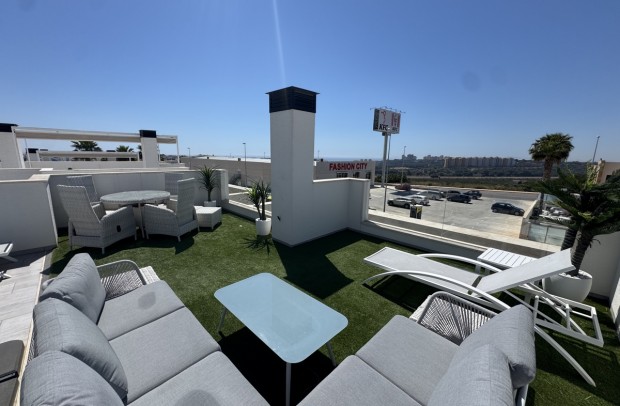 Resale - Villa Detached - Lomas De Cabo Roig