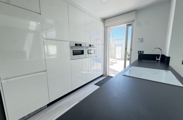 Resale - Villa Detached - Lomas De Cabo Roig