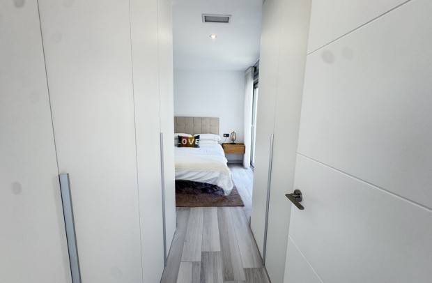 Resale - Villa Detached - Lomas De Cabo Roig