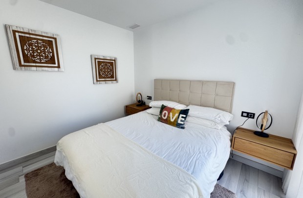 Resale - Villa Detached - Lomas De Cabo Roig