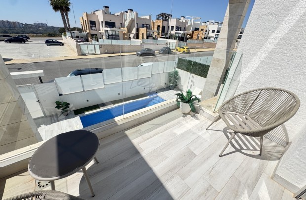 Resale - Villa Detached - Lomas De Cabo Roig