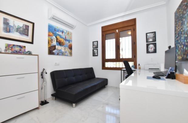 Revente - Villa Detached - Algorfa - La Finca Golf Resort