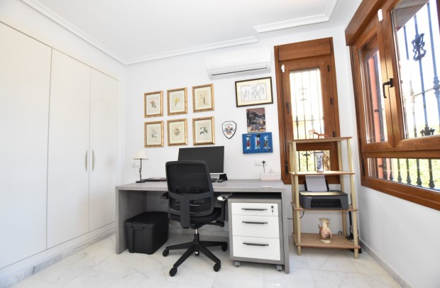 Revente - Villa Detached - Algorfa - La Finca Golf Resort