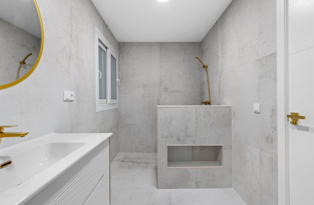 Revente - Apartment - Torrevieja - Playa del Acequion