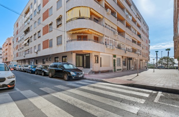 Revente - Apartment - Torrevieja - Playa del Acequion