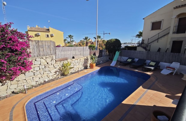 Resale - Villa Detached - Algorfa - La Finca Golf Resort