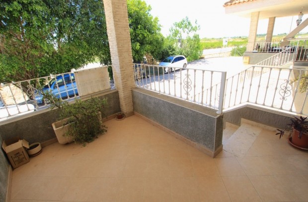 Resale - Townhouse - Los Palacios