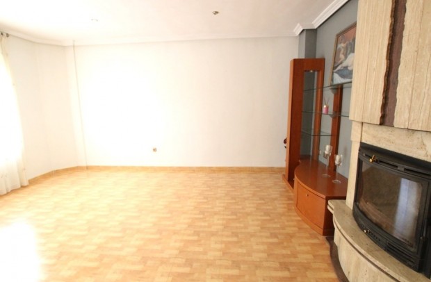 Resale - Townhouse - Los Palacios