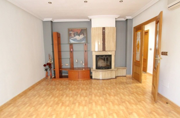 Resale - Townhouse - Los Palacios