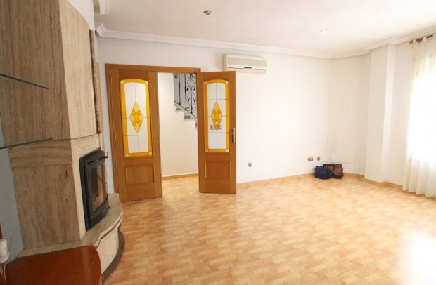 Resale - Townhouse - Los Palacios