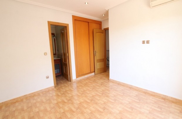 Resale - Townhouse - Los Palacios