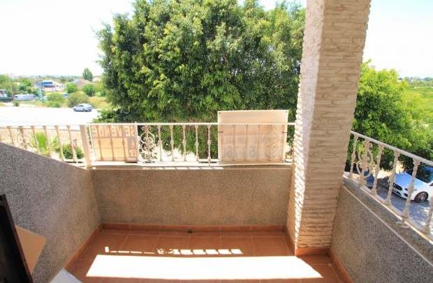Resale - Townhouse - Los Palacios