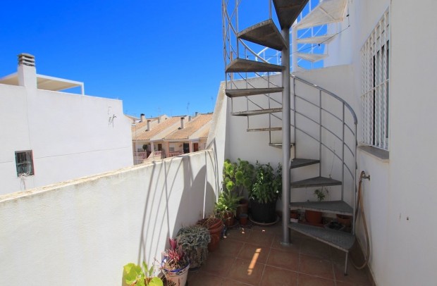 Resale - Townhouse - Los Palacios