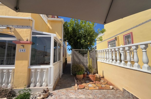 Resale - Semi-Detached - Cabo Roig