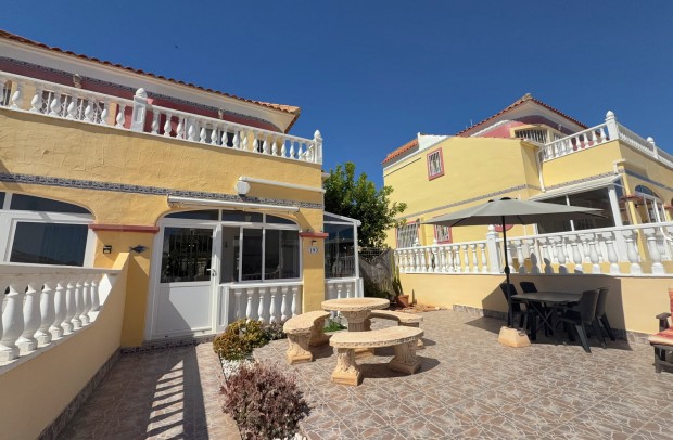 Resale - Semi-Detached - Cabo Roig