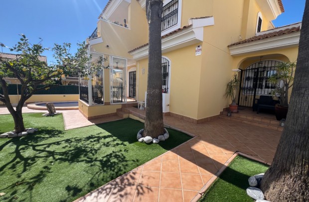 Resale - Villa Detached - Orihuela Costa - Los Dolses