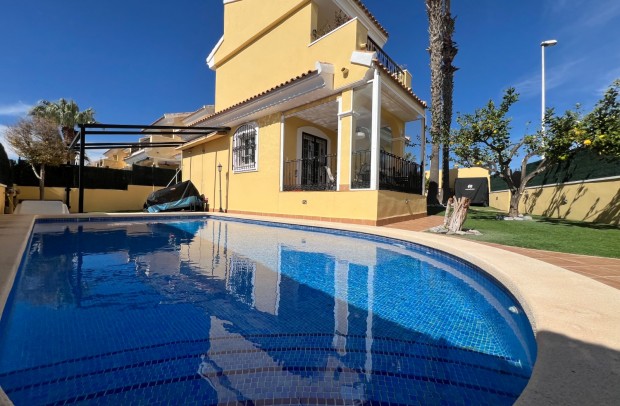 Resale - Villa Detached - Orihuela Costa - Los Dolses