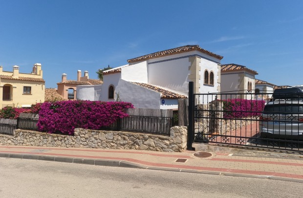 Revente - Villa Detached - Algorfa - La Finca Golf Resort