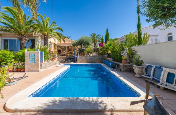 Resale - Villa Detached - Ciudad Quesada