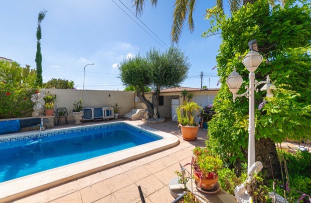 Resale - Villa Detached - Ciudad Quesada
