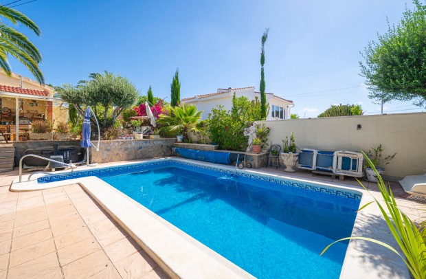 Resale - Villa Detached - Ciudad Quesada
