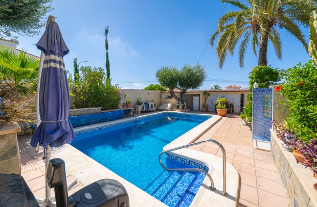 Resale - Villa Detached - Ciudad Quesada