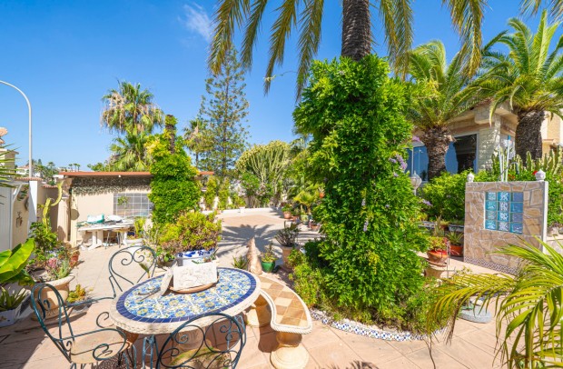 Resale - Villa Detached - Ciudad Quesada