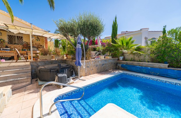 Resale - Villa Detached - Ciudad Quesada