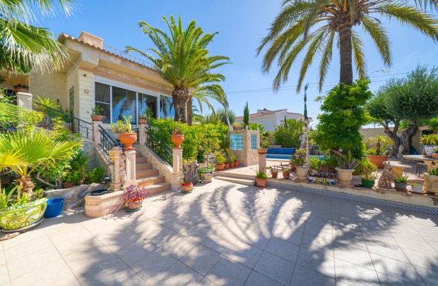 Resale - Villa Detached - Ciudad Quesada